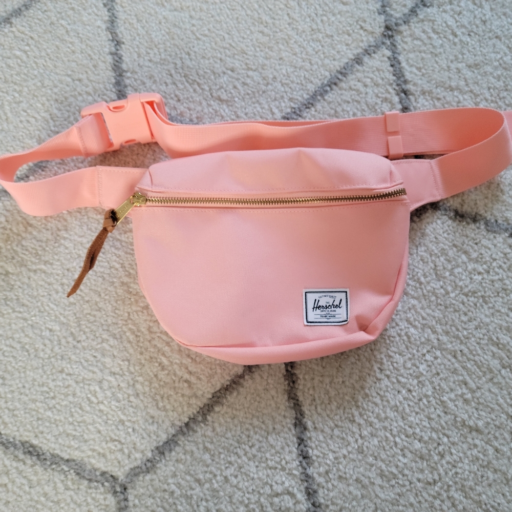 Herschel fanny waist pack peachy pink color